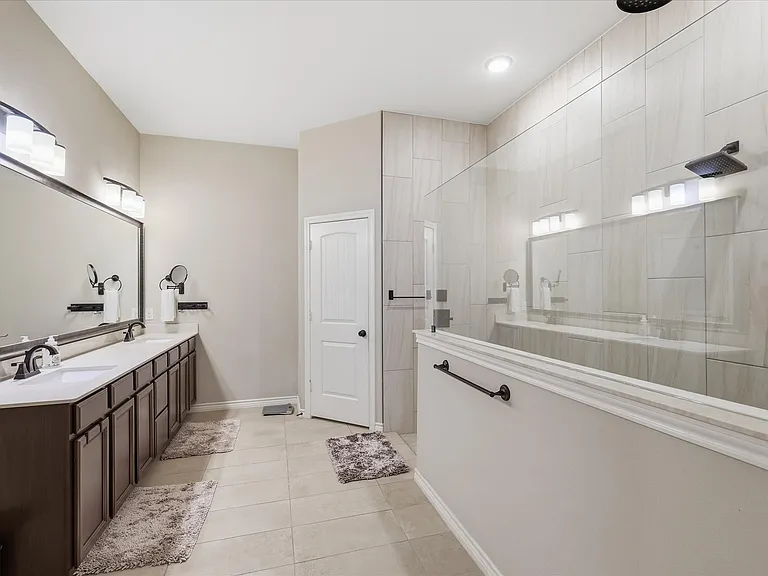 616 Lake Cove Dr — Photo 24