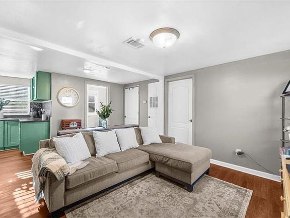 2nd image of 336 Gordon St