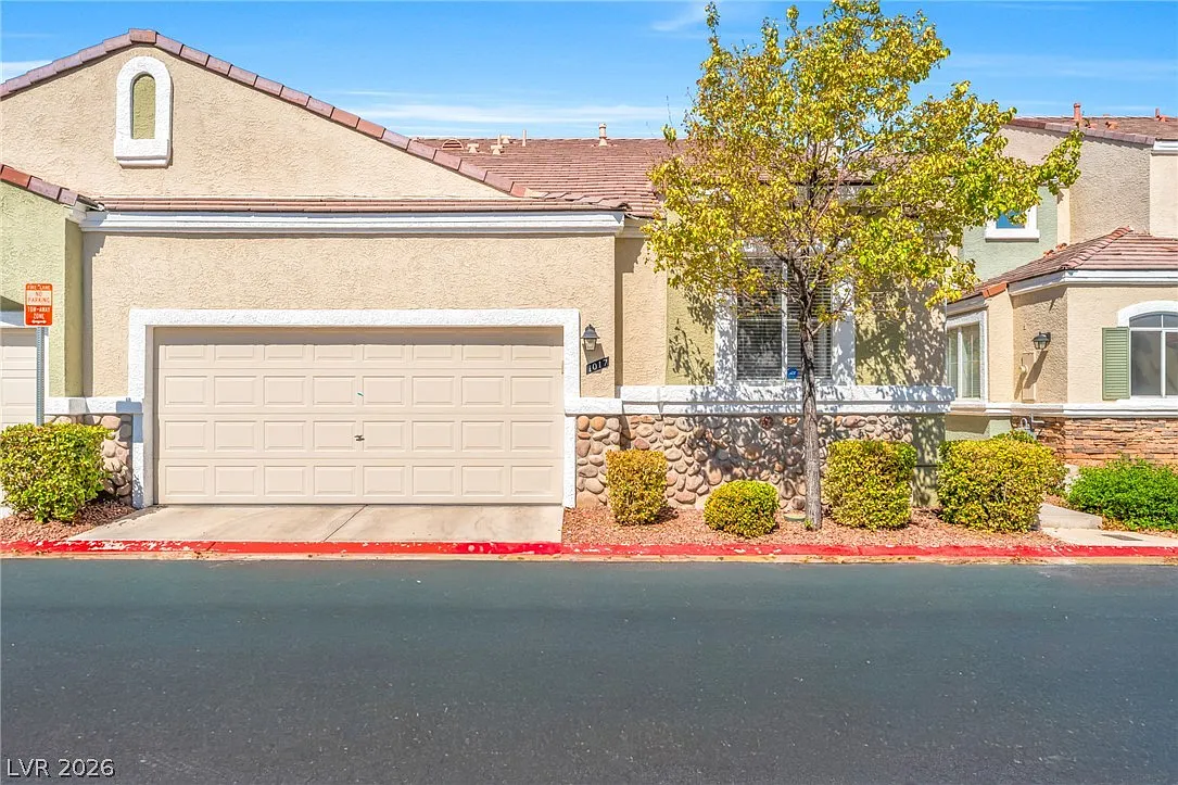 3 bed, 2.0 bath, 1602 sqft, $2,100 — Photo 1