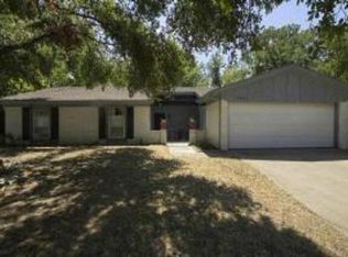 2101 Cedar Ct, Euless, TX 76040