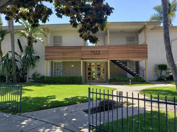 7522 Amazon Dr #12, Huntington Beach, CA 92647