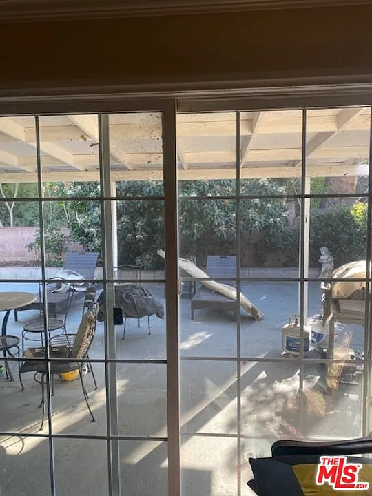 4 bed, 2.0 bath, 2021 sqft, $4,000 — Photo 4