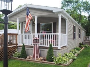 53 N Green Acres Cir, Akron, PA 17501