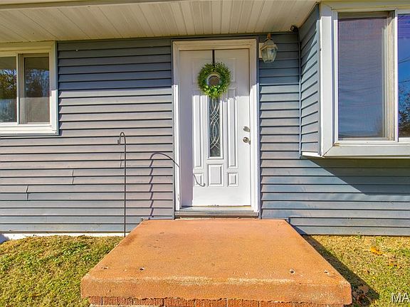 4th image of 351 Kennedy Dr