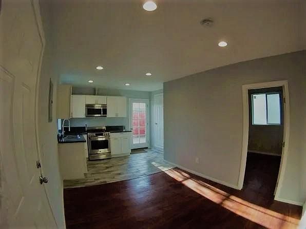 1st image of 825 Brooks Ave #B