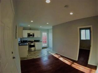 825 Brooks Ave #B, Pasadena, CA 91103