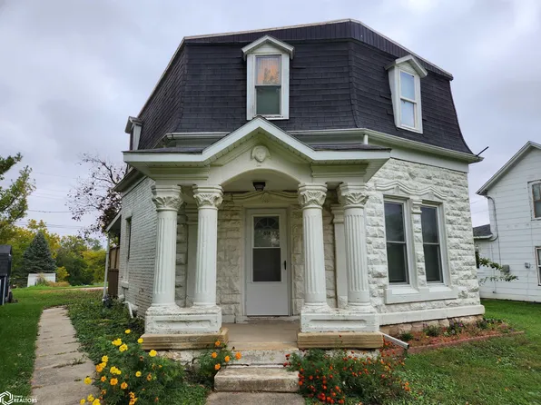 814 Summer St, Grinnell, IA 50112
