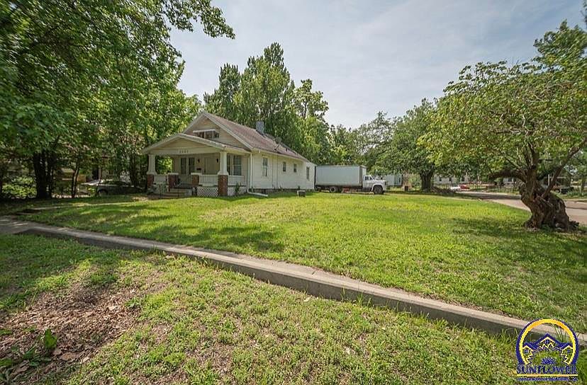 2003 SW Lane St, Topeka, KS 66604 Zillow