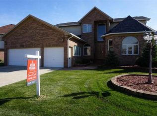 20292 Sussex Dr, Macomb, MI 48044