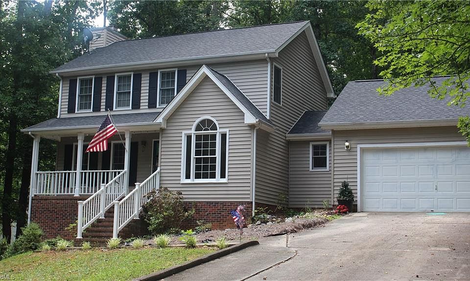 1st image of 803 Briarwood St