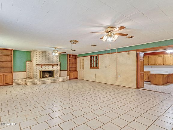 3rd image of 209 Norman Dr