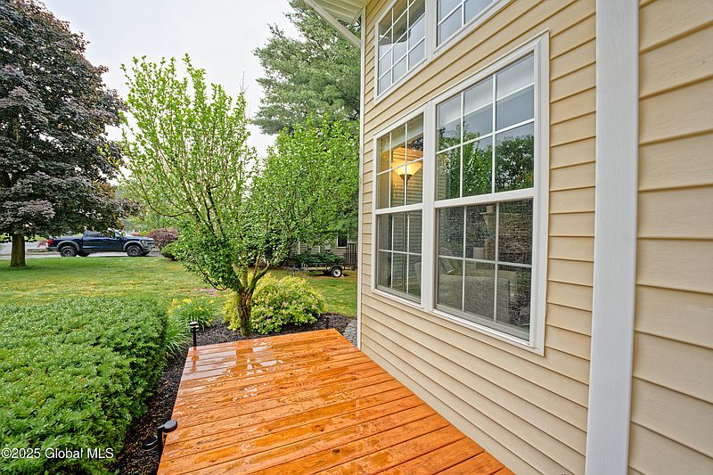 5th image of 28 Woodthrush Court