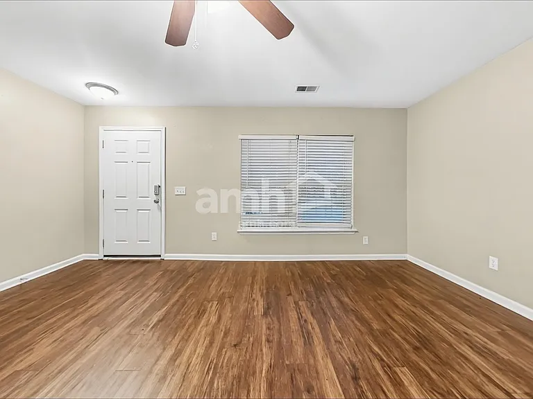 126 Avalon Rd — Photo 7