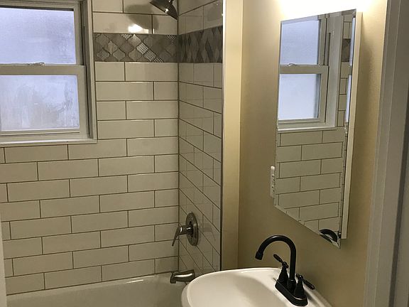 5th image of 62 Spaulding Ave W