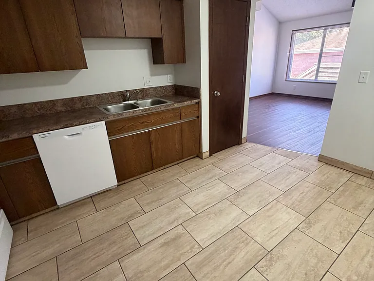 1618 S 14th St #3 — Photo 6