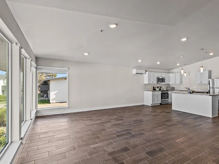 Interior Living Room at Lakeside Apartments in Kennewick, WA