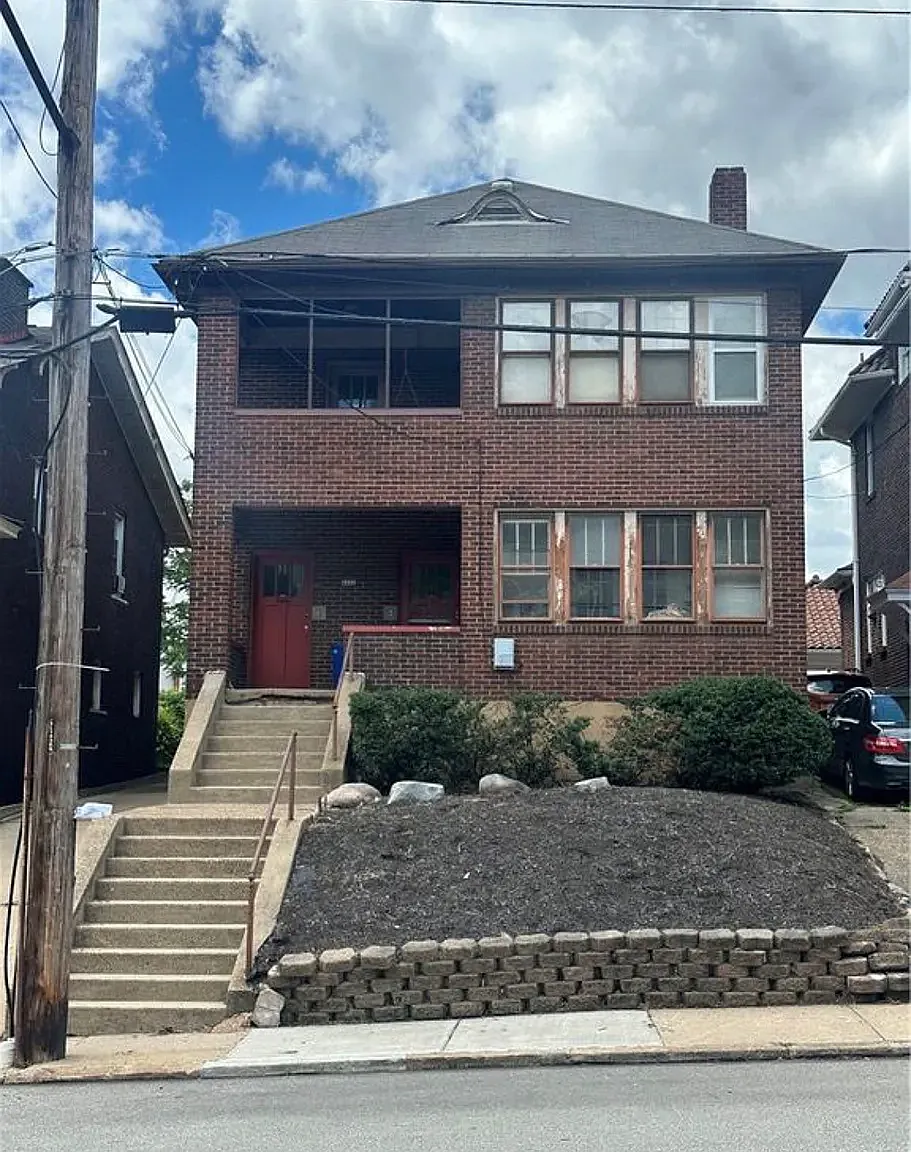 4 bed, 1300 sqft, $3,600 — Photo 2