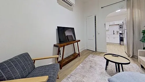 364 King St #1E Photo 1
