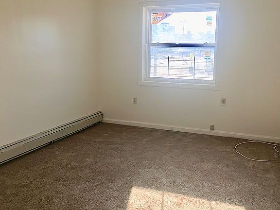 4th image of 405 Beach 48th St