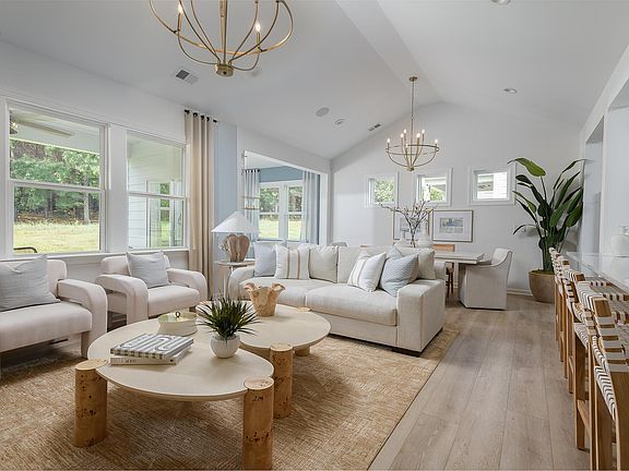 Family Room Breakfast w Sunroom option