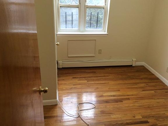 5th image of 2729 Mickle Ave