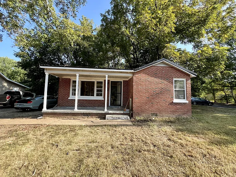 323 Lee St — Photo 19