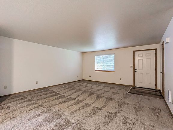 4th image of 9626 51st Ave NE #A