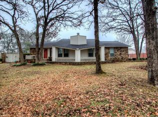 1702 Oakview Rd, Okmulgee, OK 74447