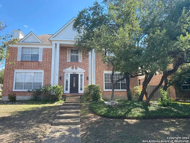 4 bed, 2.5 bath, 2576 sqft, $2,680 — Photo 2