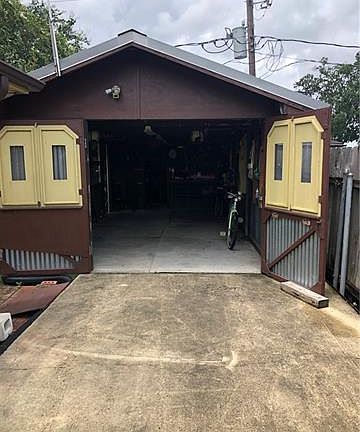 4th image of 5040 Highland Dr