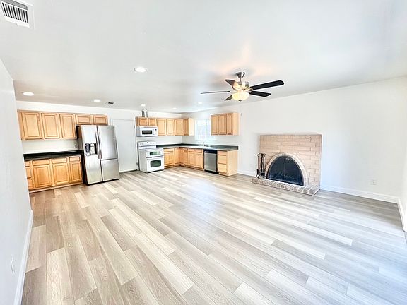5th image of 2912 Calle Del Sol Way