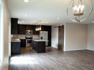 1610 W 38th St, Kearney, NE 68845