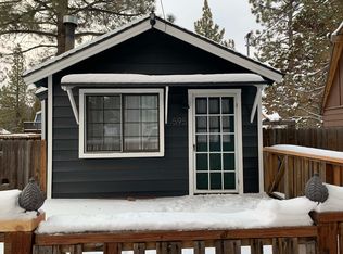 595 Vista Ln, Sugarloaf, CA 92386