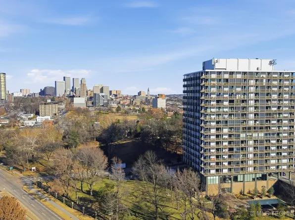 2300 S Riverside Dr #4B, Tulsa, OK 74114