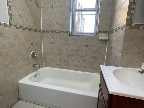 3rd image of 384 Baldwin Ave APT 18