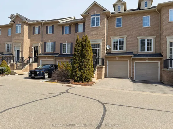 2280 Baronwood Dr #60, Oakville, ON L6M 4Z7