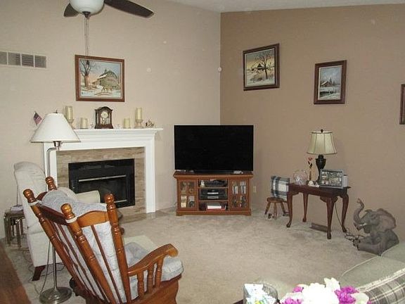 3rd image of 7384 Colosseum Dr APT 17