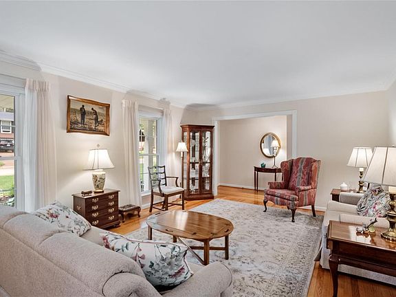 5th image of 7644 Capilia Dr