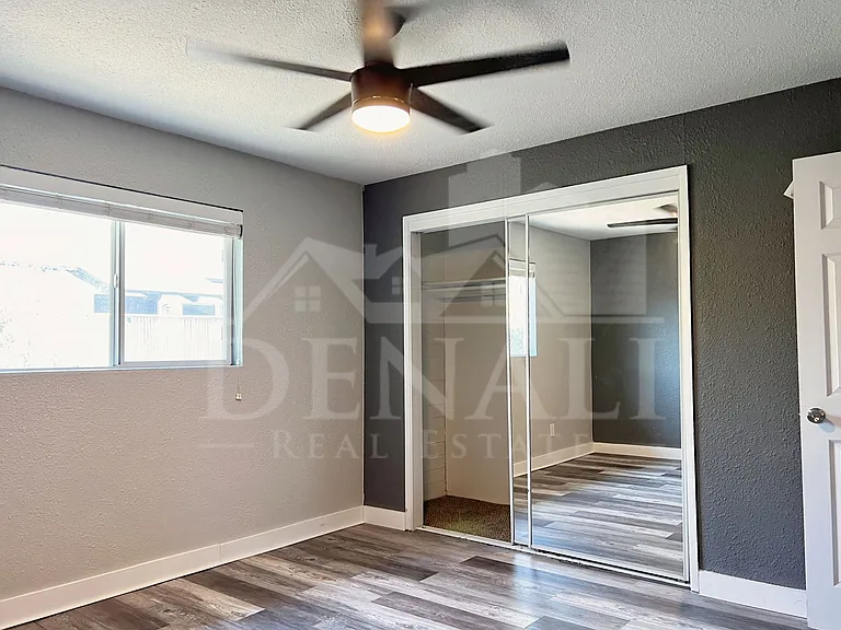 2726 E Willetta St — Photo 8