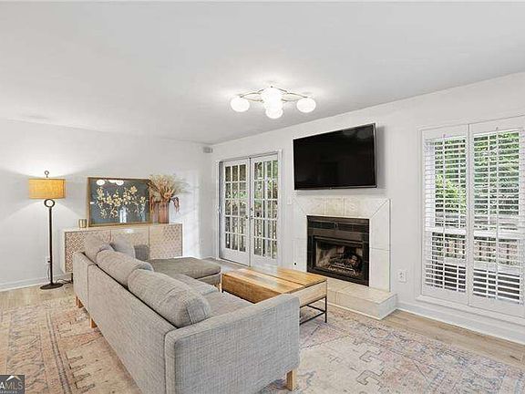 5th image of 2901 Lenox #1005