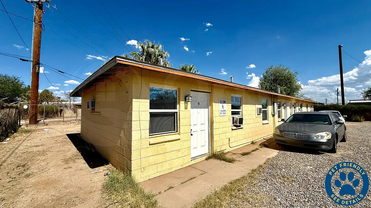 1 bed, 1.0 bath, 650 sqft, $899 — Photo 1