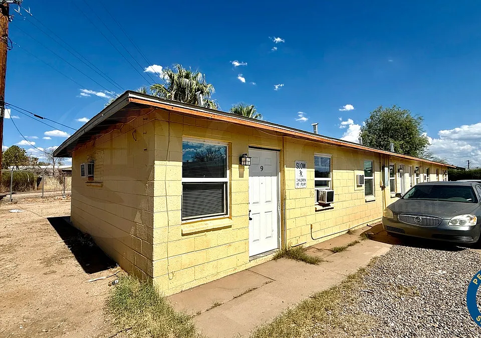 7040 NW Grand Ave #9