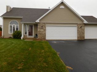 867 Prairie Lily Ln, Davis Junction, IL 61020