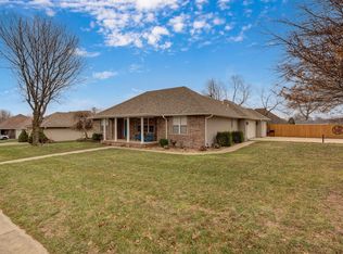 1302 E Primrose Lane, Republic, MO 65738
