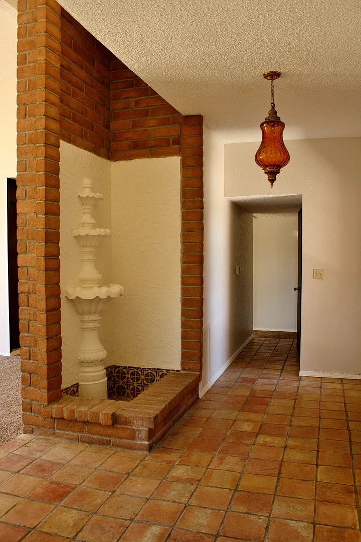 Beautiful Westside Home — Photo 2