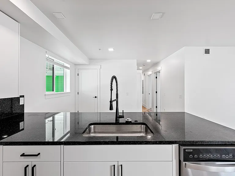 530 E 18th Ave #1 — Photo 5