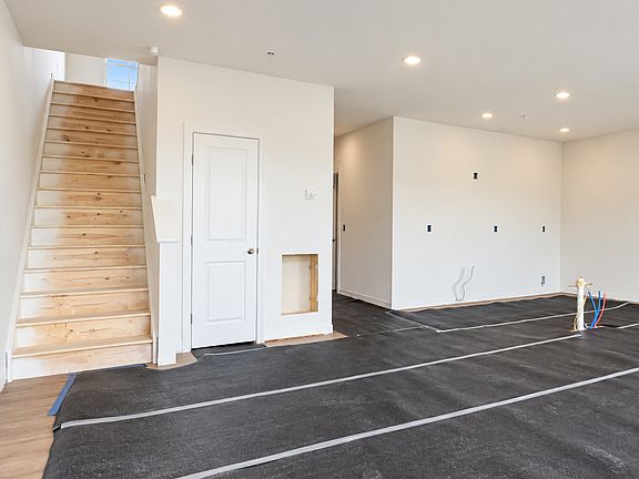 5th image of 124 Foundry Ln