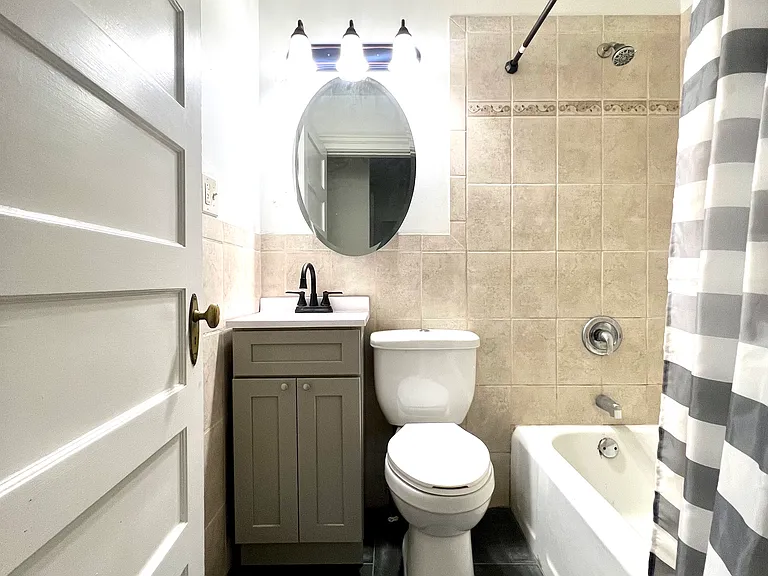 1228 Union St #3 — Photo 10