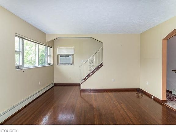 3rd image of 99 Ashleigh Dr