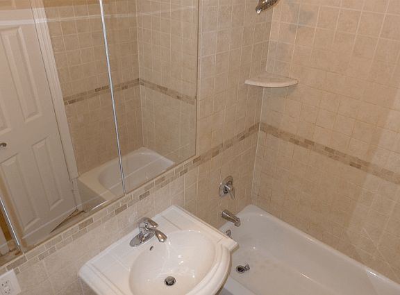 4th image of 301 E 47th St APT 17N